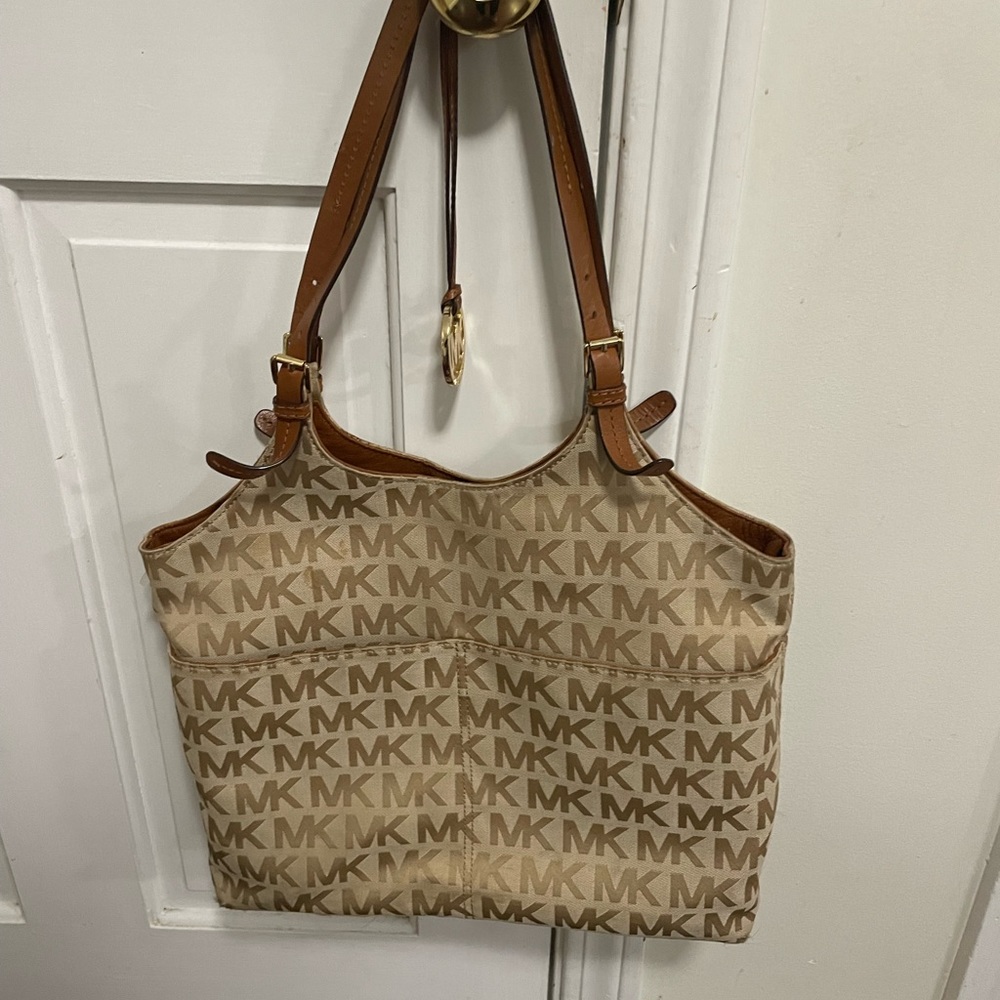 MK Bag, loved but still so lovable!, beige, monogram, MK Pendant